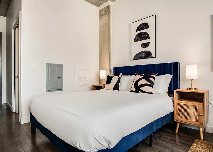 Apartamento Boulevard Highrise Stu Sky Pool Parking Gym 18 *